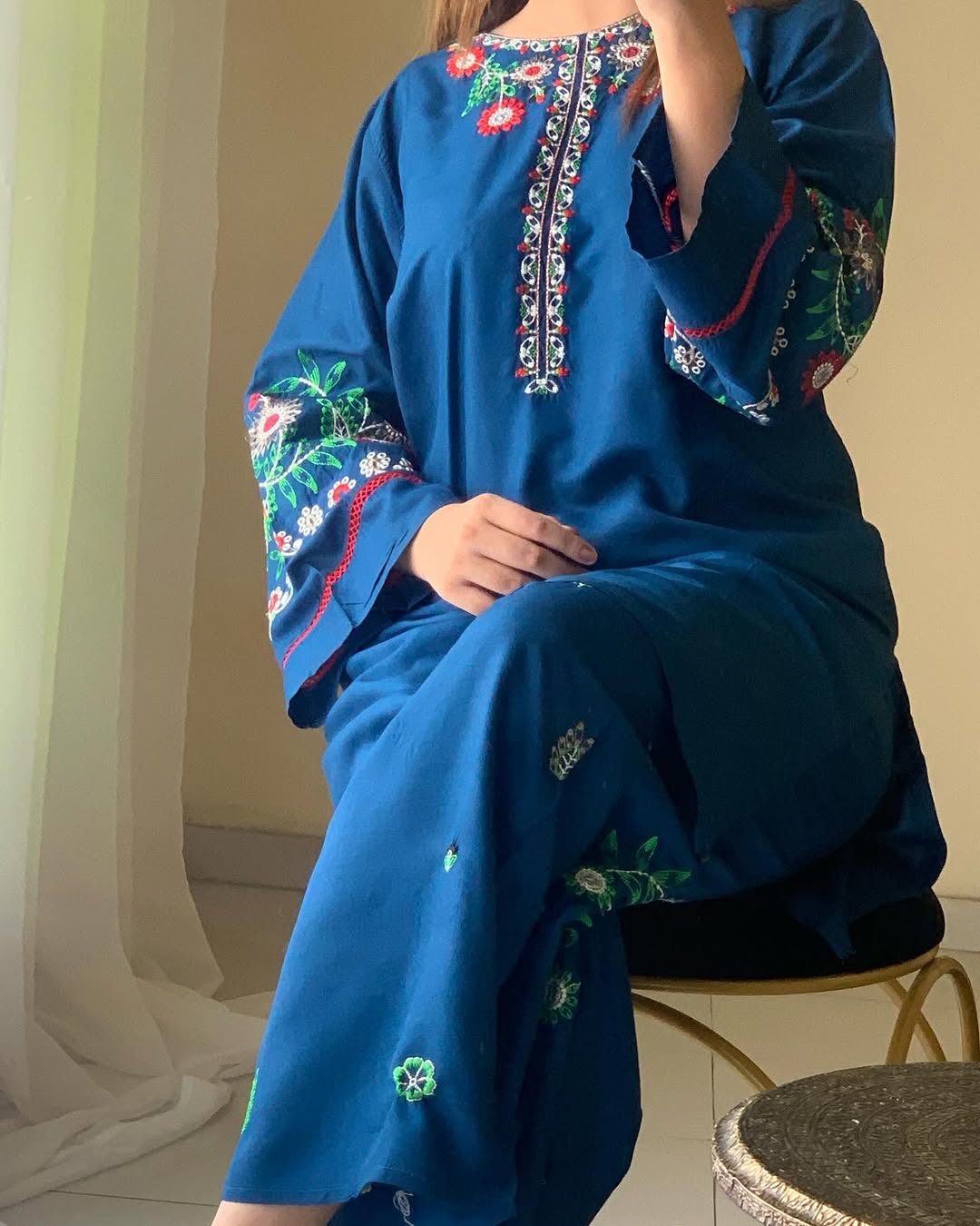 Saniya Emb 2pc