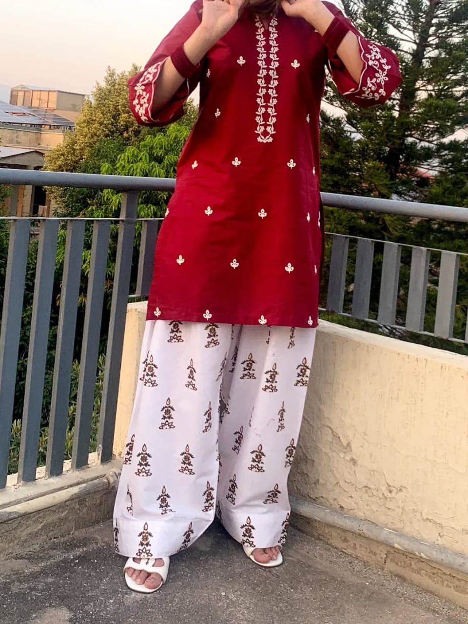 Parwaaz Emb 2pc