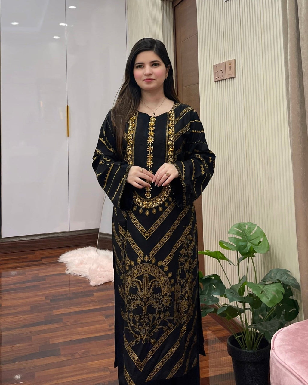 Saadgi Handwork Neck 2pc