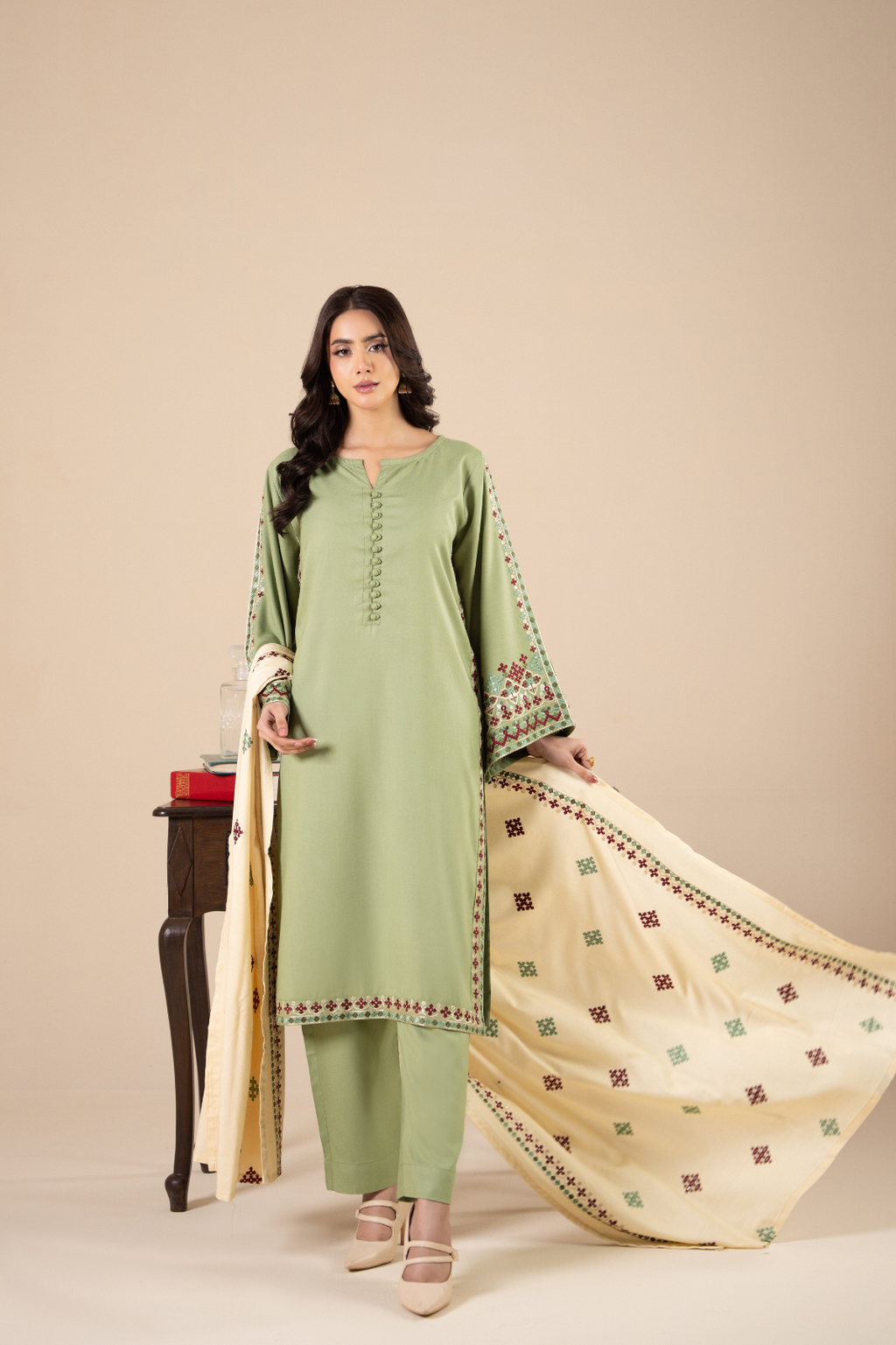 Hoorain Emb 3pc